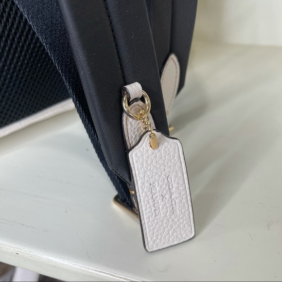 NEW! Coach X Peanuts Court Backpack Bag In Signature Varsity Patches - Picture 4 of 8